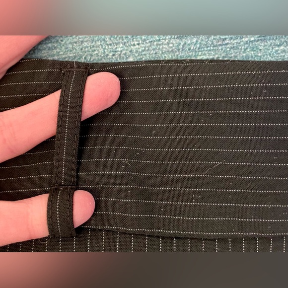 Express Black Pinstripe Pencil Skirt.  Size 2. Fully lined, 2 belt loop sizes. - Picture 4 of 9